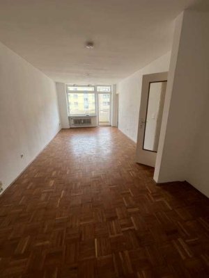 Apartment in zentraler Lage, MVV vor der Haustüre