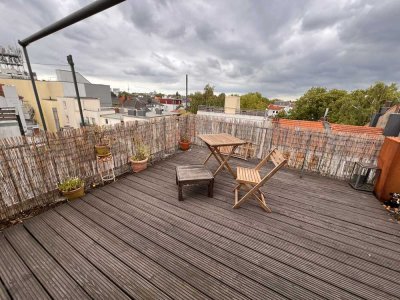 Schöne und gepflegte 2-Zimmer-Dachgeschosswohnung mit Dachterrasse in Bremen