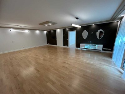Freundliche 3-Zimmer/ Küche/ HWR-Terrassenwohnung mit gehobener Innenausstattung mit EBK in Dornburg