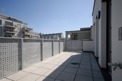 PROVISIONSFREI: FANTASTISCHE DG-WOHNUNG MIT TERRASSE &amp; BALKON