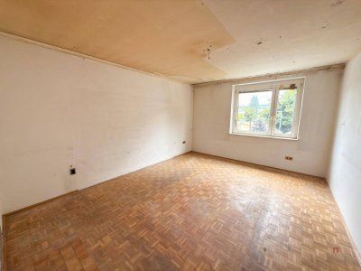 Helle 3-Zimmer-Wohnung mit Sanierungspotenzial in zentraler Lage