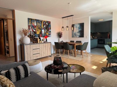 Pasing, 1. OG: Helle 2-Zimmer-Wohnung mit Südbalkon, neuer Designküche & TG-Stellplatz