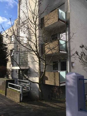 Ruhige 1 ZW mit EBK und Parkplatz in OF-Bieberer Berg