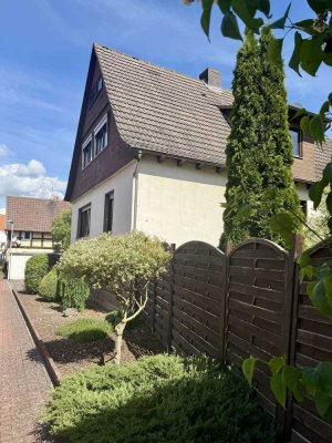 Ihr Wohlfühl-Zuhause mit Charme & Gartenidylle – Modernes Einfamilienhaus in naturnaher Lage