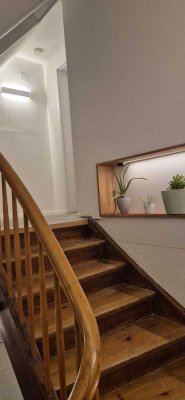 Erstbezug nach Sanierung: 3-Zi-Dachgeschosswohnung in Pfullingen