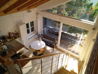 Lichtdurchflutete Maisonette Wohnung im Dachgeschoss mit Balkon, Gartenanteil und Ebk