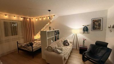 Komplett möblierte 2,5 Zimmer Wohnung