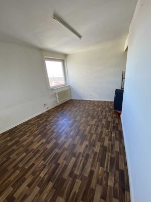 Einziehen und wohlfühlen! 2-Zimmer-Wohnung, Erstbezug nach Sanierung, Einbauküche