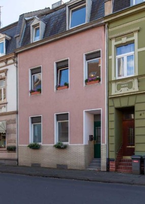 Zweifamilienhaus mit Charme im nördlichen Bad Godesberg