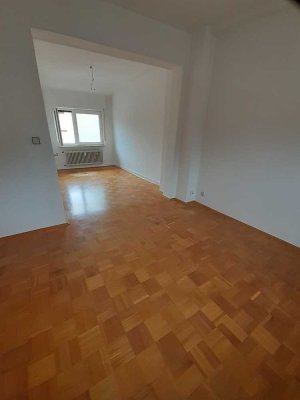 Gepflegte 2-Zimmerwohnung mit Küche Flur und Tageslichtbad