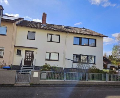 Sehr gepflegtes, helles Reihenendhaus (mit 3 Terrassen/Balkons + Garage  --  sofort bezugsfähig --