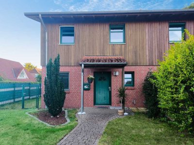 energiesparende Doppelhaushälfte mit Teilkeller, 2 Bädern sowie Kamin und Carport