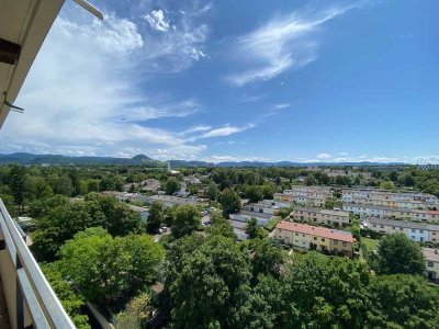 Helle 4-Zimmer-Wohnung mit Balkon, neuem Bad & Gäste-WC in Reutlingen-Orschel-Hagen