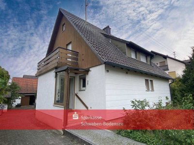 Wohnhaus in Herbertshofen mit zwei möglichen Einheiten und mit schönem Garten - sofort frei !