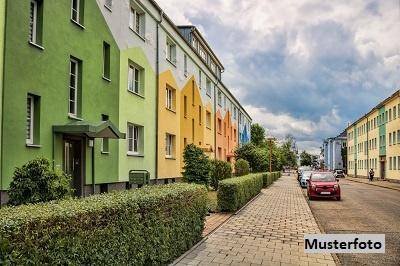 Charmante 3-Zimmer-Wohnung mit viel Platz in historischem Gebäude
