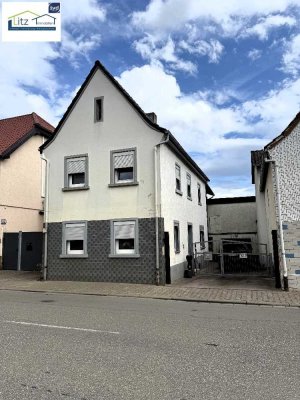 Gepflegtes Einfamilienhaus mit schön angelegtem Garten