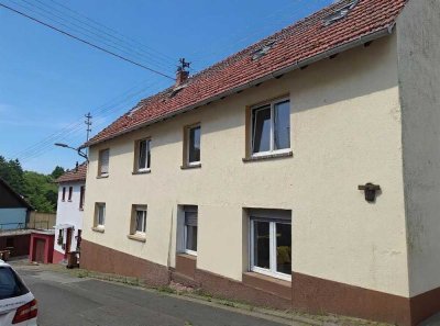 Erstbezug nach Sanierung: idyllische 3,5-Zimmer-Wohnung mit Balkon in Feilbingert