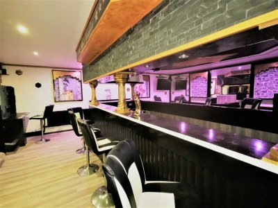 - Alles ist möglich: Renommierter Barbetrieb, Gaststätte, Herberge, Spielhalle ..