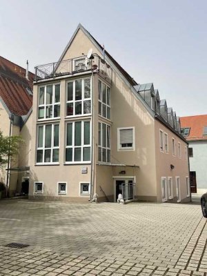 Gemütliche 2,5 -Zimmer-Wohnung mit Wintergarten im Zentrum von Regenstauf (4)