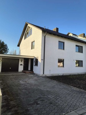 Viel Platz für den Alltag: Großzügiges Haus in Straubing-Alburg