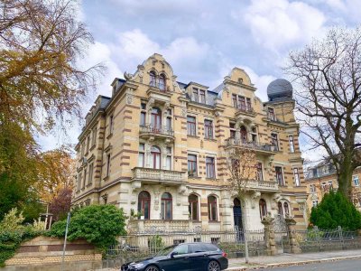 *helle und außerordentlich schöne 5-Zimmer-Wohnung in sanierter denkmalgeschützter Villa*