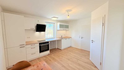 ... AIGNER - gut geschnittene, renovierte 2-Zimmer Wohnung mit EBK im 1.OG zentral gelegen ...