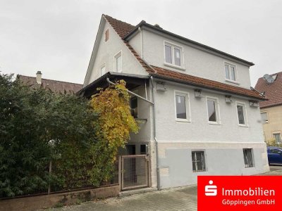 Frei stehendes EFH mit Garten, sofort beziehbar! Stellplätze direkt am Haus!