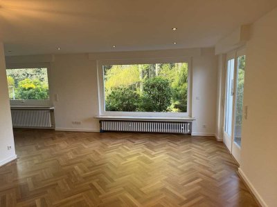 +++ Komplett sanierte 2-3 Zimmer Wohnung, tolles Tageslichtbad, Terrasse, Garten u.v. mehr ++++