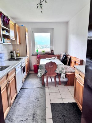2 Zimmer Wohnung mit Balkon, in ruhiger und sonniger Lage.