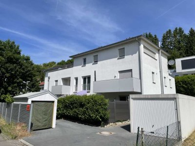 Freundliche, südorientierte 2-Zimmer-Wohnung mit Balkon und EBK in Regensburg