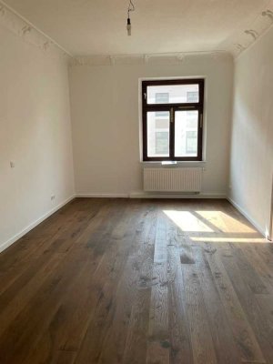Schöne 3-Zimmer-Wohnung mit Stuckdecken - Nähe des Stadtparks