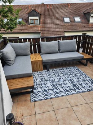 Geschmackvolle 3-Raum-Dachgeschosswohnung mit Balkon und EBK in Königsbrunn