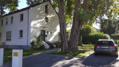 Für ca. 1,5 Jahre befristet: Schöne Doppelhaushälfte mit großem Garten in Bonn Mehlem in Rhein Nähe
