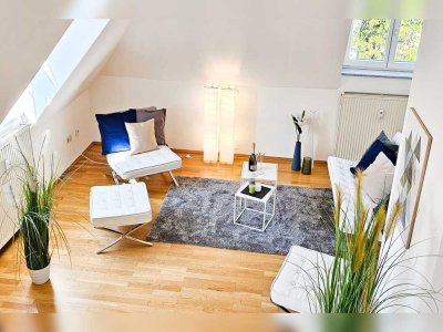 Sofort frei: Komplettes Dachgeschoss - Großzügige 2-Zimmer-DG-Wohnung mit Galerie