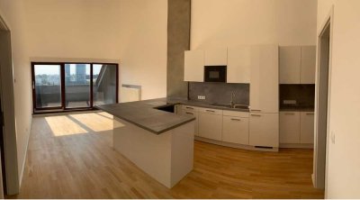 Lichtdurchflutete 5-Zimmer-Dachgeschosswohnung-mit Spreeblick, auch für WG geeignet!