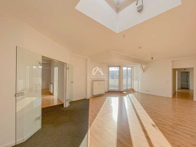 FANTASTISCHE & LICHTDURCHFLUTETE DACHGESCHOSSWOHNUNG MIT TERRASSE & AUFZUG IN MOABIT! PROVISIONSFREI