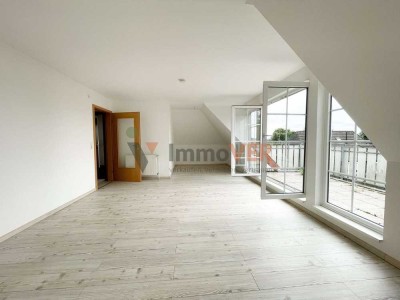 Moderne Maisonette-Dachgeschosswohnung mit Charme – 3,5 Zimmer & Balkon