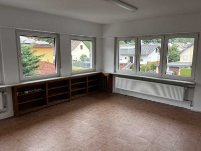 Neusanierte Wohnung mit viel Platz