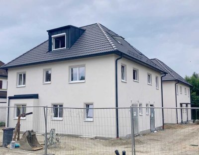"Traumhafte Doppelhaushälfte in Toplage von Olching – Ihr neues Zuhause wartet auf Sie!"