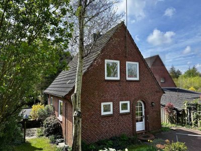 Sanierungsbedürftiges Einfamilienhaus in idyllischer Waldrandlage in Husum