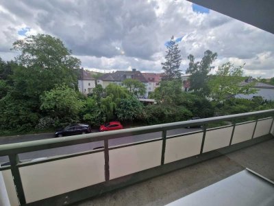 **FAMILIEN WILLKOMMEN**4-Zimmer-Wohnung // Balkon // 2.Etage // Bad mit Wanne // ab sofort