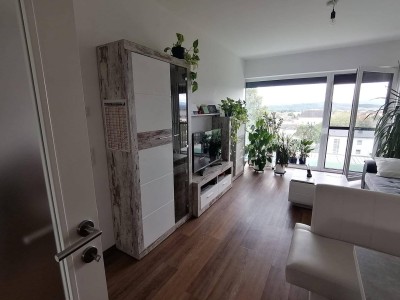 Neuwertige Wohnung mit großen Balkon