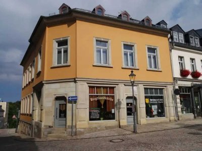Schöne 3 Zimmer Dachgeschoß Wohnung in Reichenbach mit Küchenzeile und Stellplatz