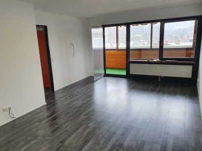 Modernisierte 2,5-Raum-Wohnung mit Balkon und Einbauküche in Kempten
