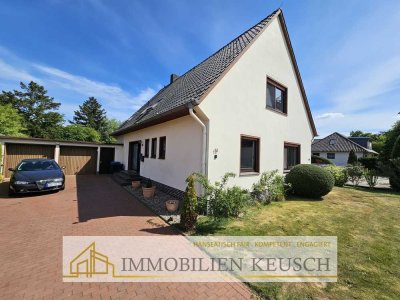 Viel Platz im 2Fam.-Haus in ruhiger Lage mit großem Traumgrundstück und 3 Terrassen