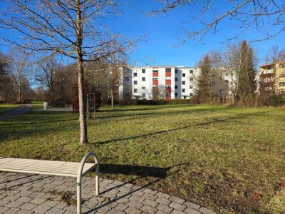 Helle 3- Zimmer Wohnung mit tollem Ausblick auf Park für Naturliebhaber, in Königsbrunn
