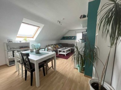 2,5-Raum-DG-Wohnung in Münster Hessen an Single oder Paar, Erstbezug nach Bad-Sanierung