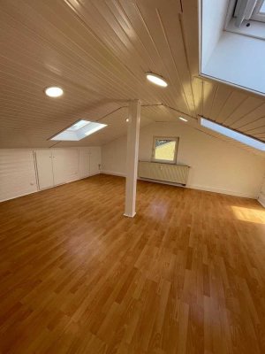 Gemütliches Dachgeschoss-Singleappartement