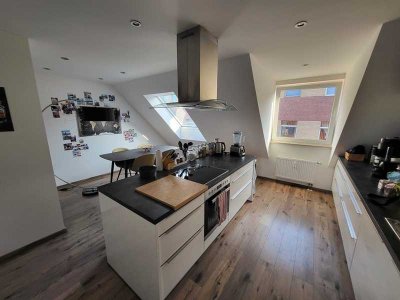 Geschmackvolle Maisonette-Wohnung mit luxuriöser Innenausstattung mit EBK in Köln Ehrenfeld