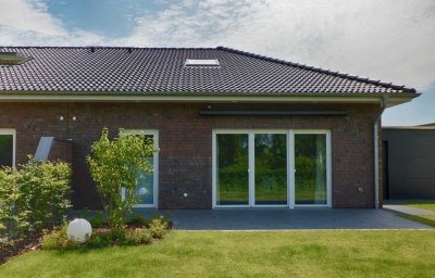 Neubau: Doppelhaushälfte als Bungalow in Beckedorf mit 4 Zi., inkl. Fußbodenheizung